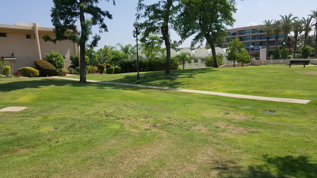Neot Golf Caesarea Garden Apartment Buitenkant foto