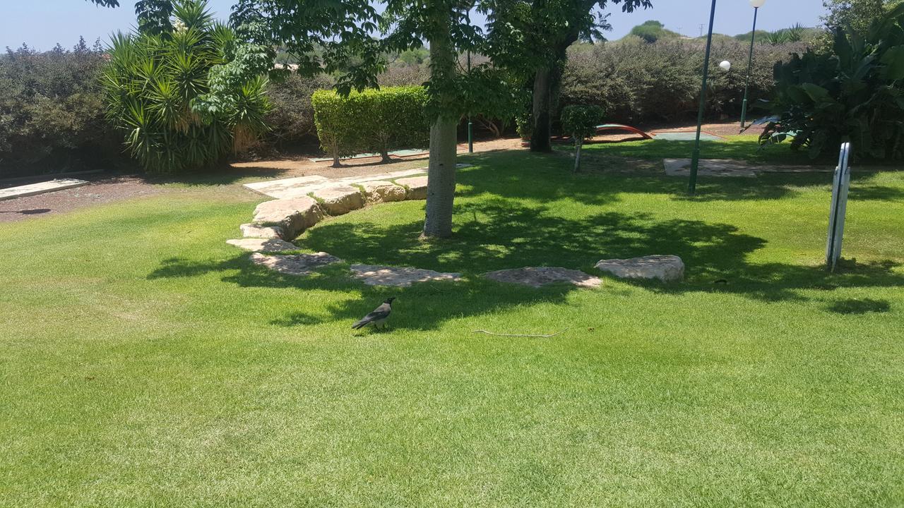 Neot Golf Caesarea Garden Apartment Buitenkant foto