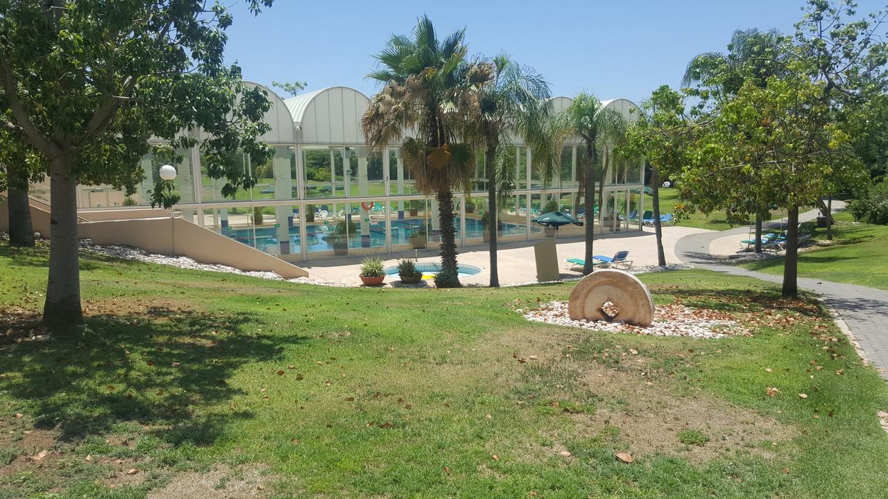 Neot Golf Caesarea Garden Apartment Buitenkant foto